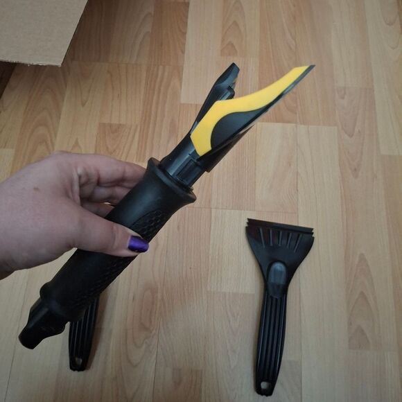 Set Of 3 Ice Scrapers - Picture 8 of 8